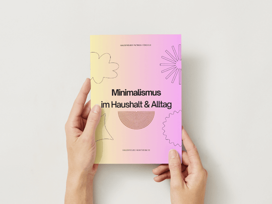 HausFreude eBook über Minimalismus und Ordnung im Alltag, präsentiert in buntem Coverdesign.