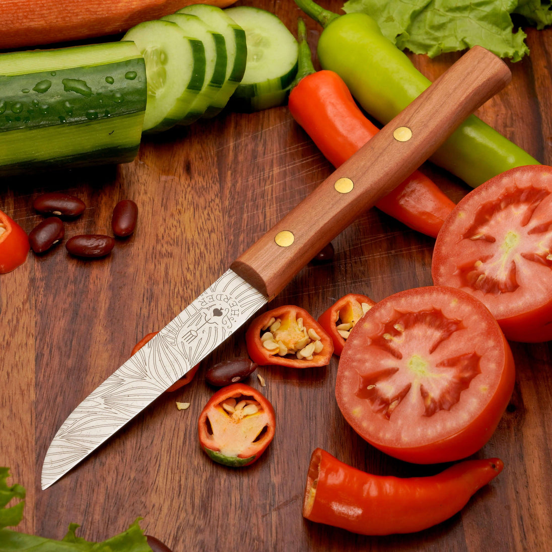 Gemüsemesser Zöppken Style mit Holzgriff und rostfreier Klinge, ideal zum Schneiden von Gemüse und Obst.