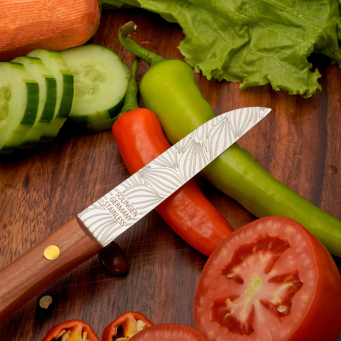 Rostfreies Gemüsemesser Zöppken aus Solingen, Holzgriff, perfekt zum Schneiden von Gemüse und Obst.