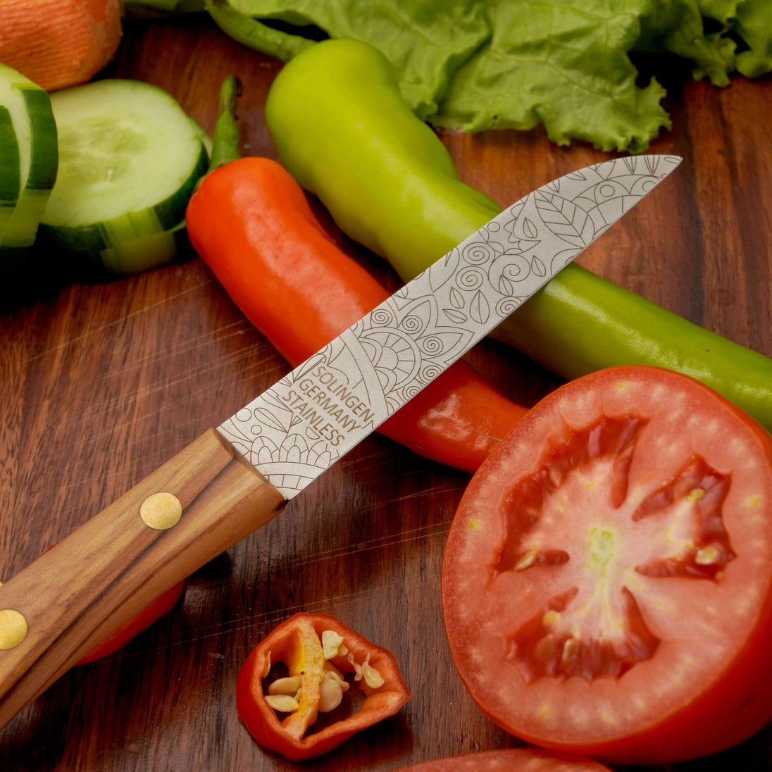 Gemüsemesser Zöppken Style mit edlem Holzgriff und rostfreier Klinge, ideal zum Schneiden von Gemüse und Obst.
